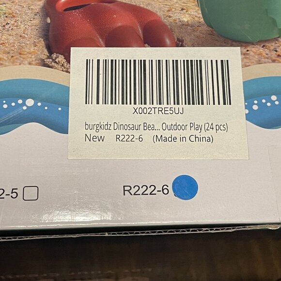 Burgkidz Dinosaur Beach Outdoor Play Set 18 Pieces For Kids Ages 3+ Sand Toys - Picture 11 of 13